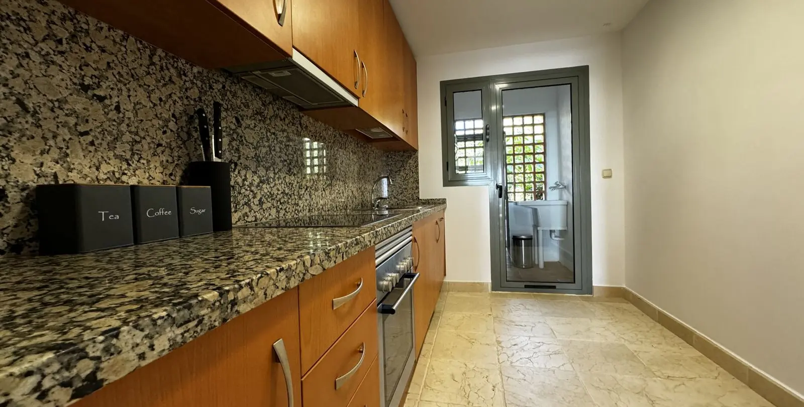 Продажа апартаментов на среднем этаже в Estepona 20