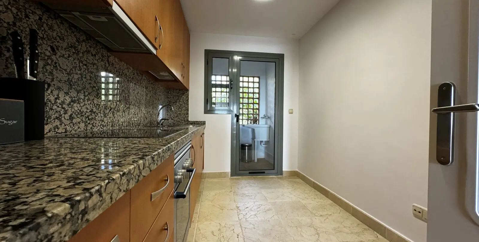 Продажа апартаментов на среднем этаже в Estepona 21