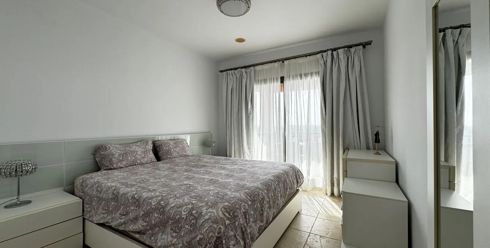 Продажа апартаментов на среднем этаже в Estepona 34