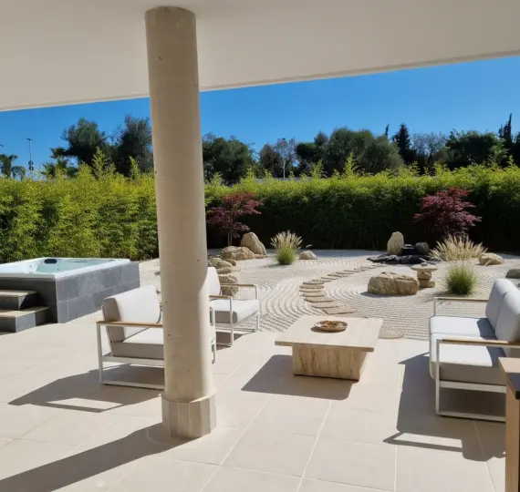 Апартаменты на первом этаже R5244367