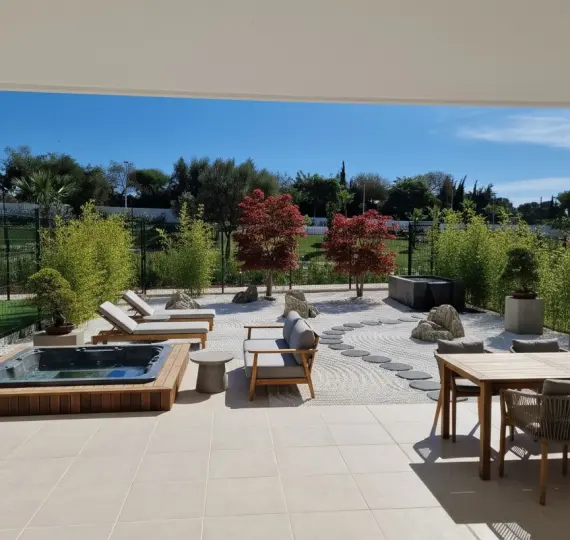 Апартаменты на первом этаже R5244367