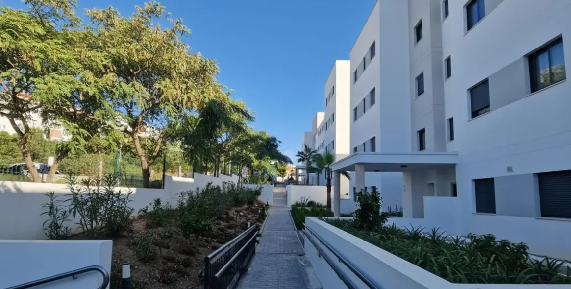 Venta de apartamento en planta baja en Estepona 16