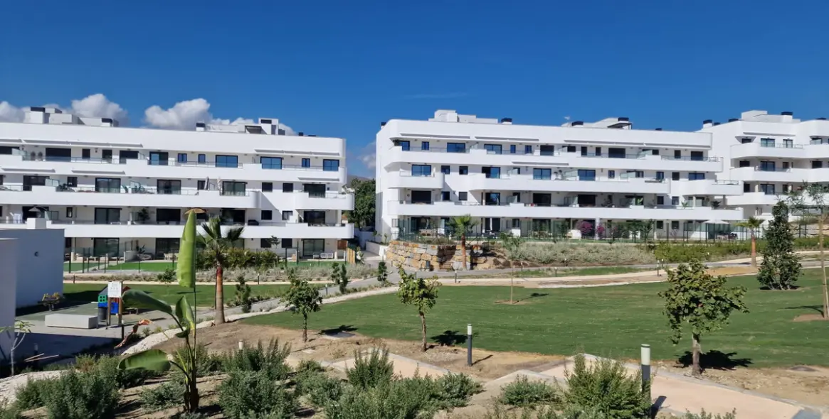 Venta de apartamento en planta baja en Estepona 28
