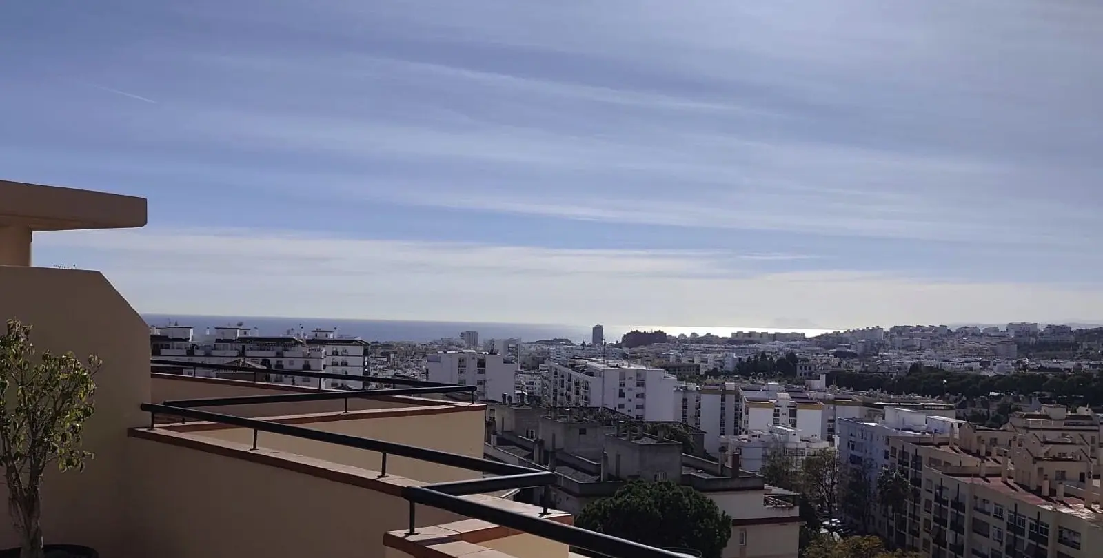Sale of penthouse in Estepona 1