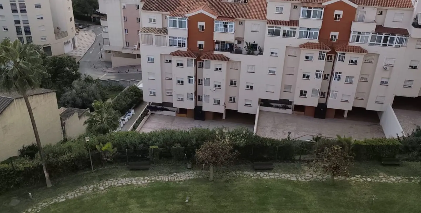Sale of penthouse in Estepona 2