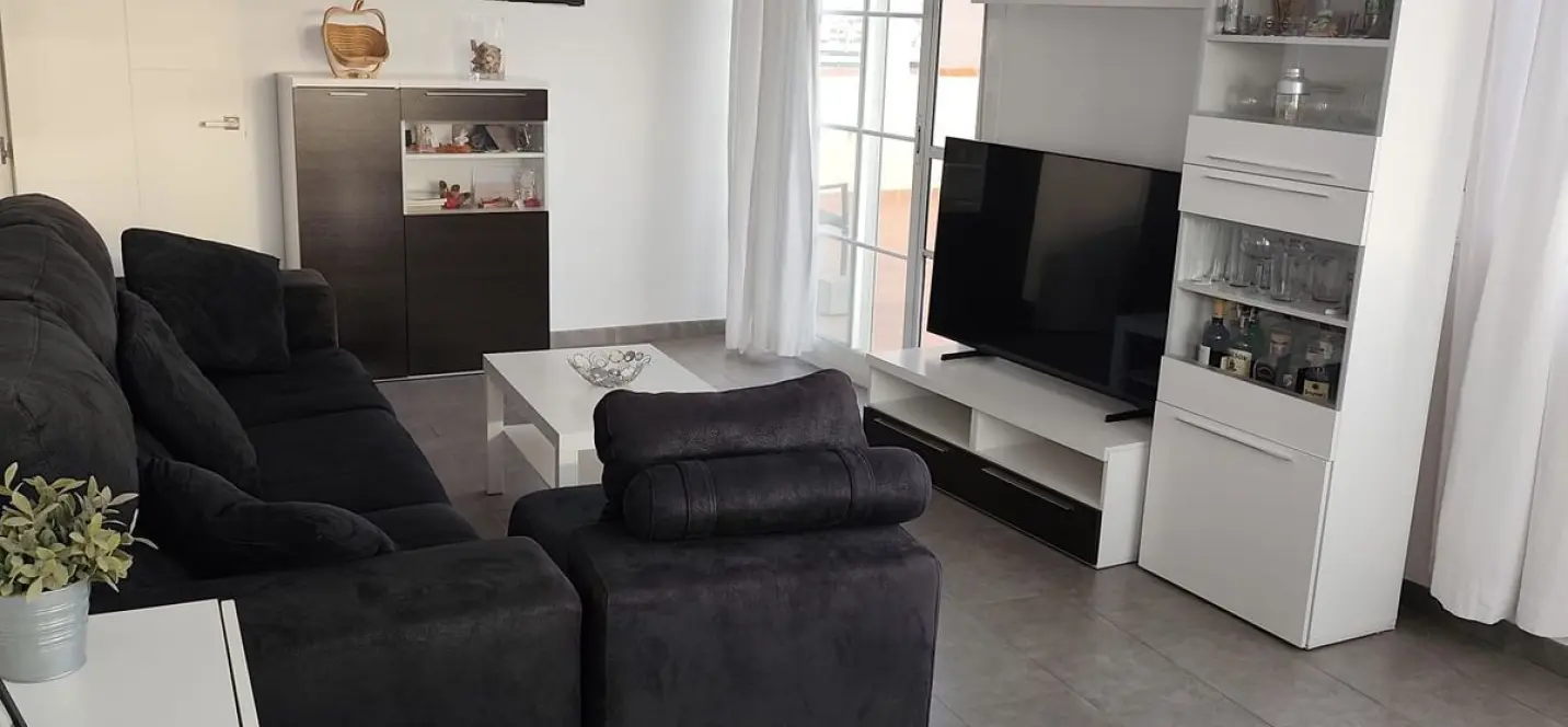 Sale of penthouse in Estepona 2