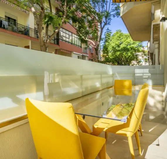 Продажа апартаментов на среднем этаже в Marbella