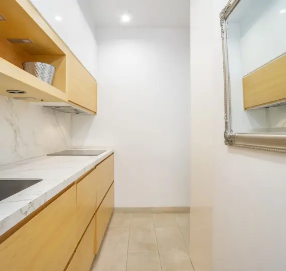 Продажа апартаментов на среднем этаже в Marbella