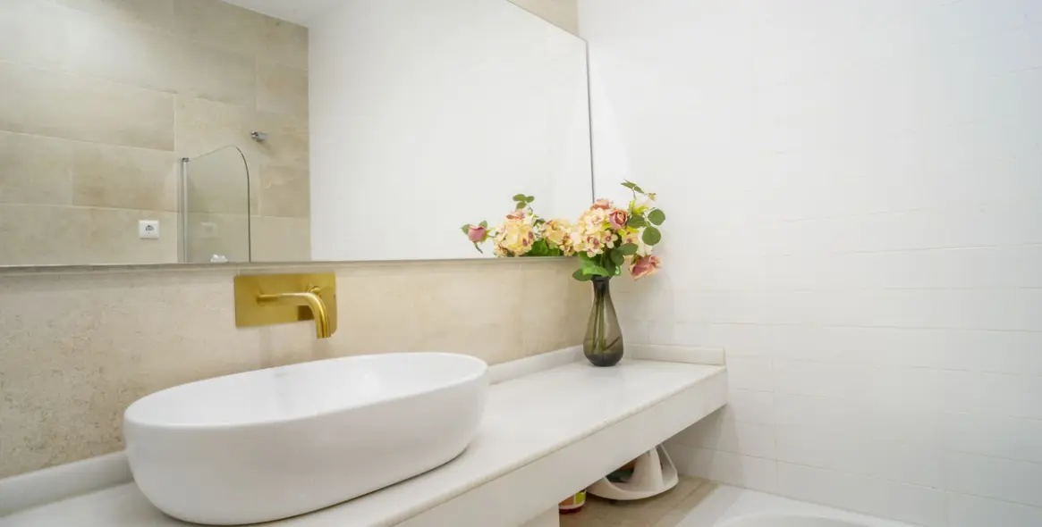 Sale of middle floor apartment in Marbella 30