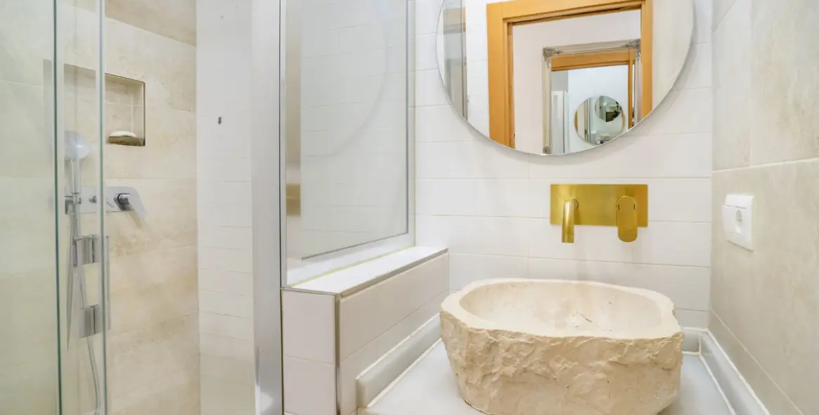 Sale of middle floor apartment in Marbella 33