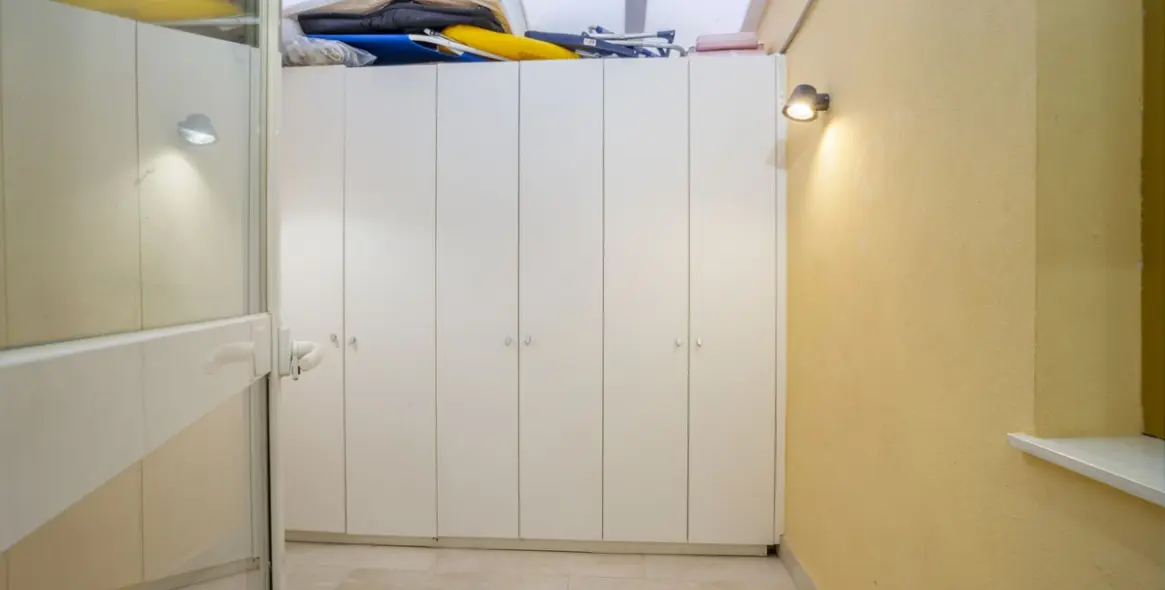 Sale of middle floor apartment in Marbella 34