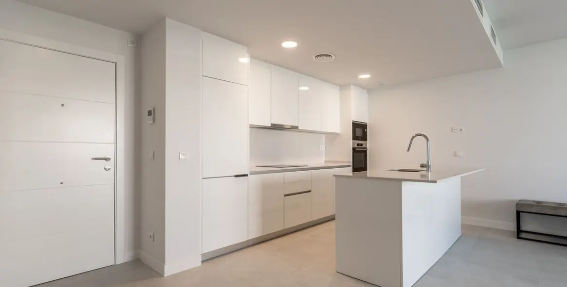 Sale of middle floor apartment in Estepona 9