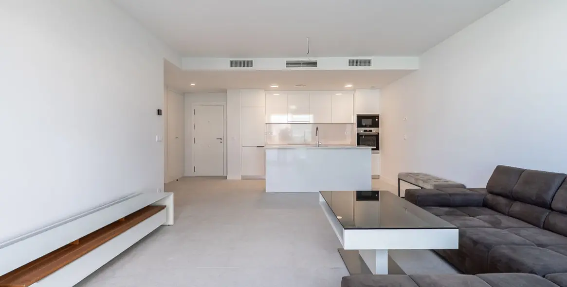 Sale of middle floor apartment in Estepona 13