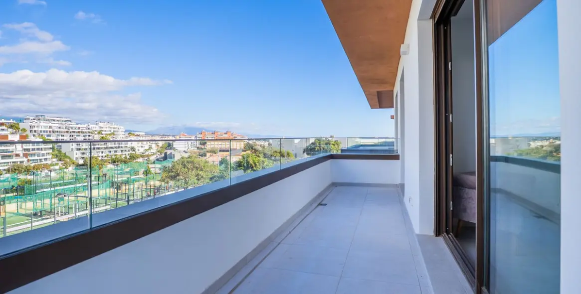 Продажа апартаментов на среднем этаже в Estepona 22