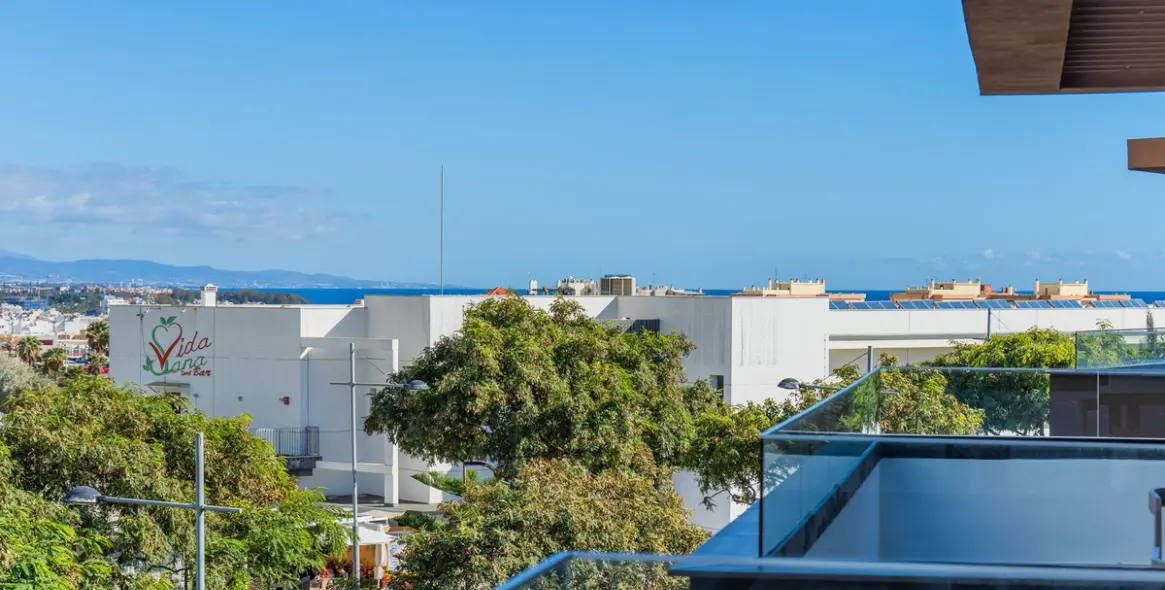 Продажа апартаментов на среднем этаже в Estepona 24