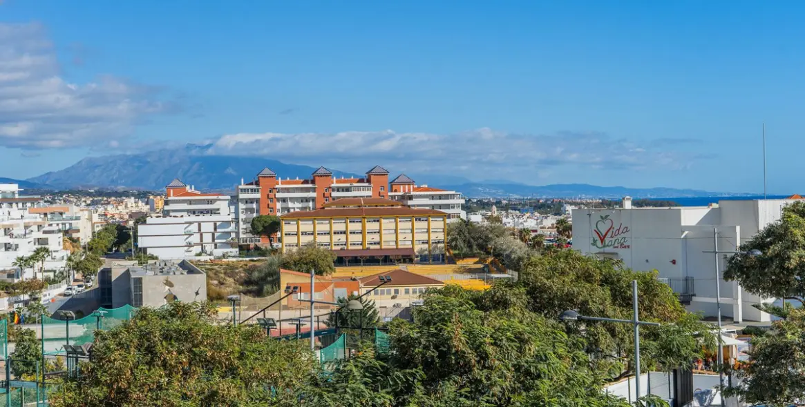 Продажа апартаментов на среднем этаже в Estepona 26