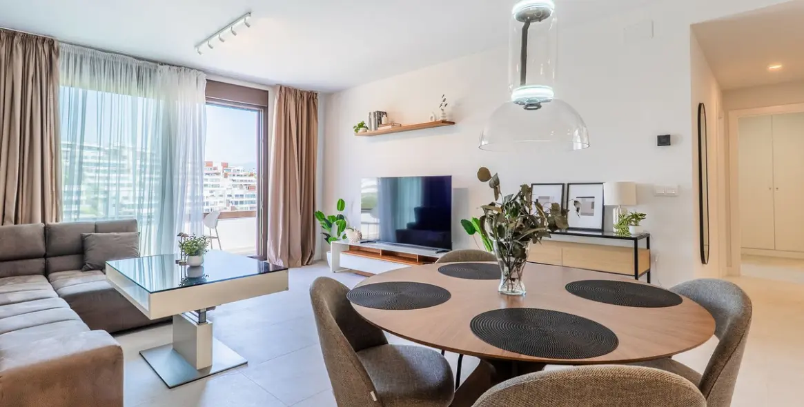 Продажа апартаментов на среднем этаже в Estepona 1