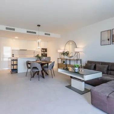Продажа апартаментов на среднем этаже в Estepona