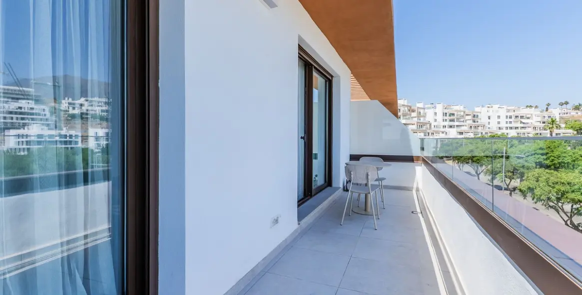 Продажа апартаментов на среднем этаже в Estepona 11
