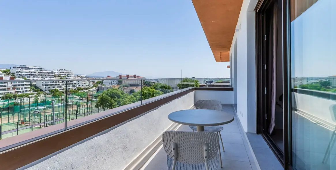 Продажа апартаментов на среднем этаже в Estepona 12