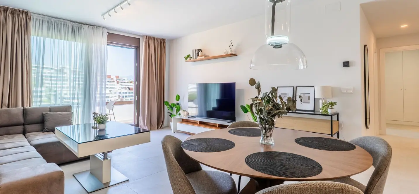 Продажа апартаментов на среднем этаже в Estepona 0