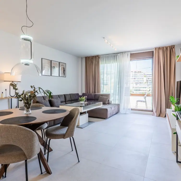 Продажа апартаментов на среднем этаже в Estepona