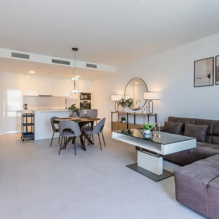 Продажа апартаментов на среднем этаже в Estepona