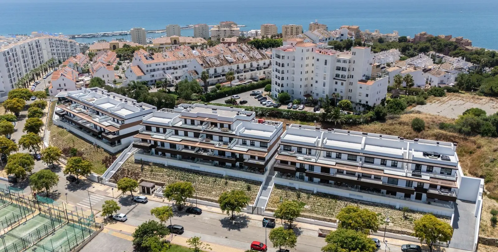 Продажа апартаментов на среднем этаже в Estepona 19