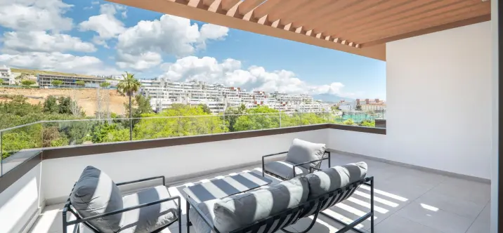 Продажа апартаментов на среднем этаже в Estepona 2