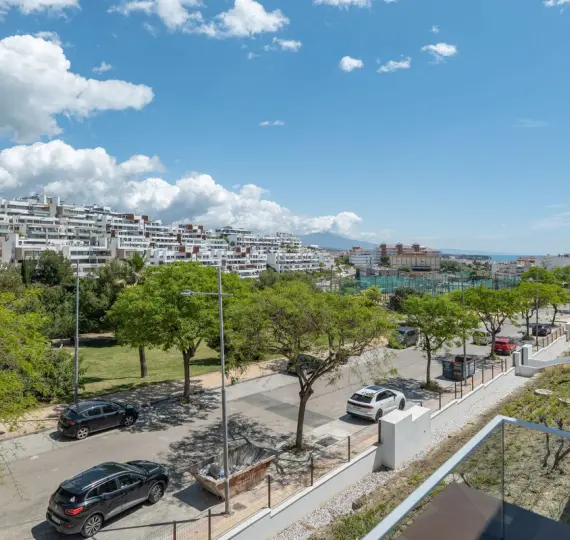 Продажа апартаментов на среднем этаже в Estepona