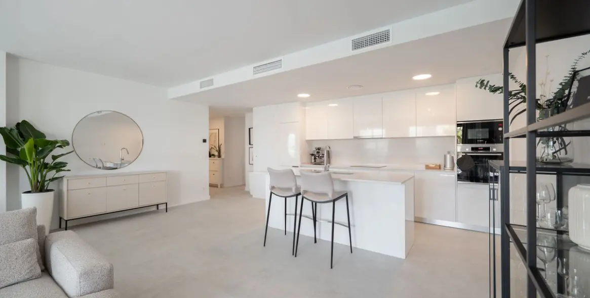 Продажа апартаментов на среднем этаже в Estepona 8