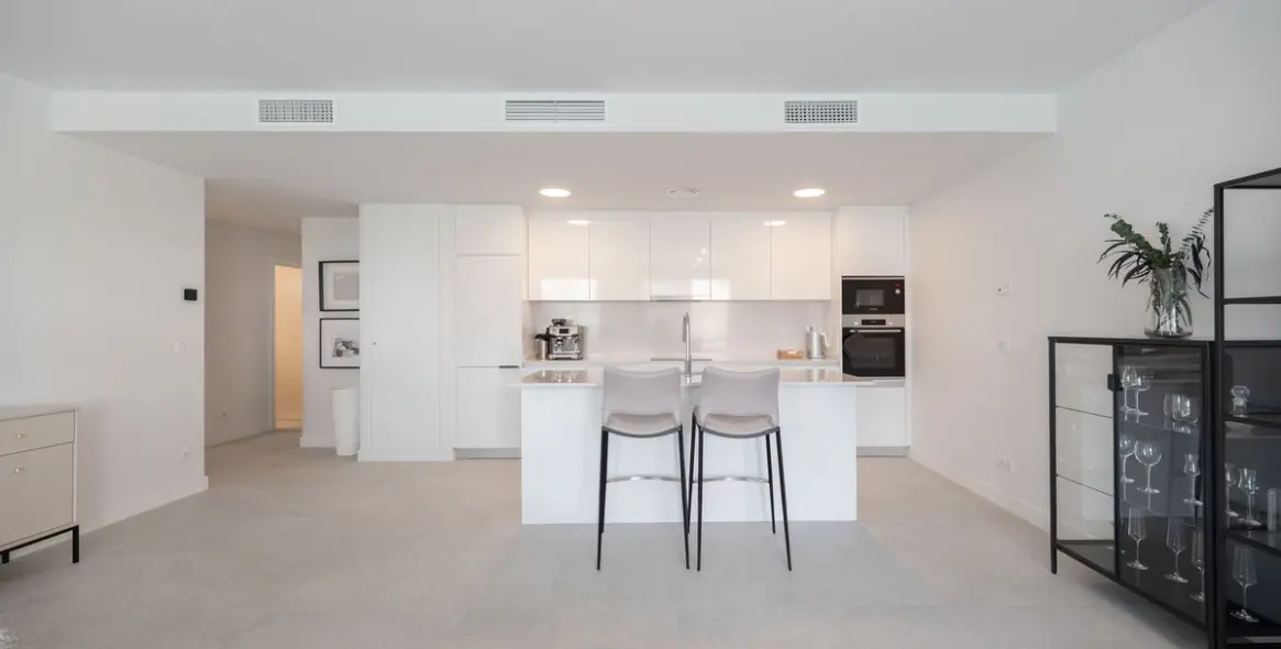 Продажа апартаментов на среднем этаже в Estepona 9