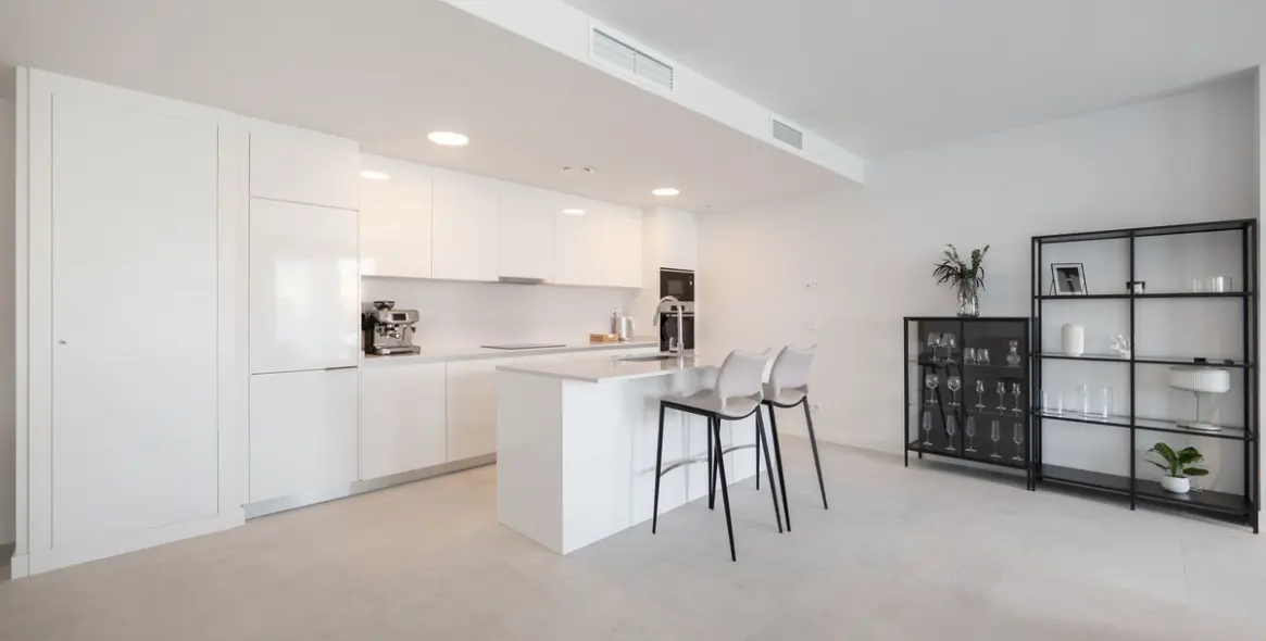 Продажа апартаментов на среднем этаже в Estepona 10