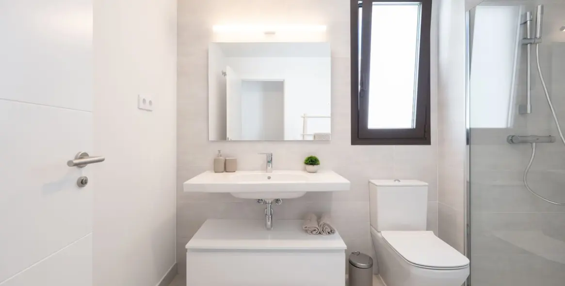 Sale of middle floor apartment in Estepona 22