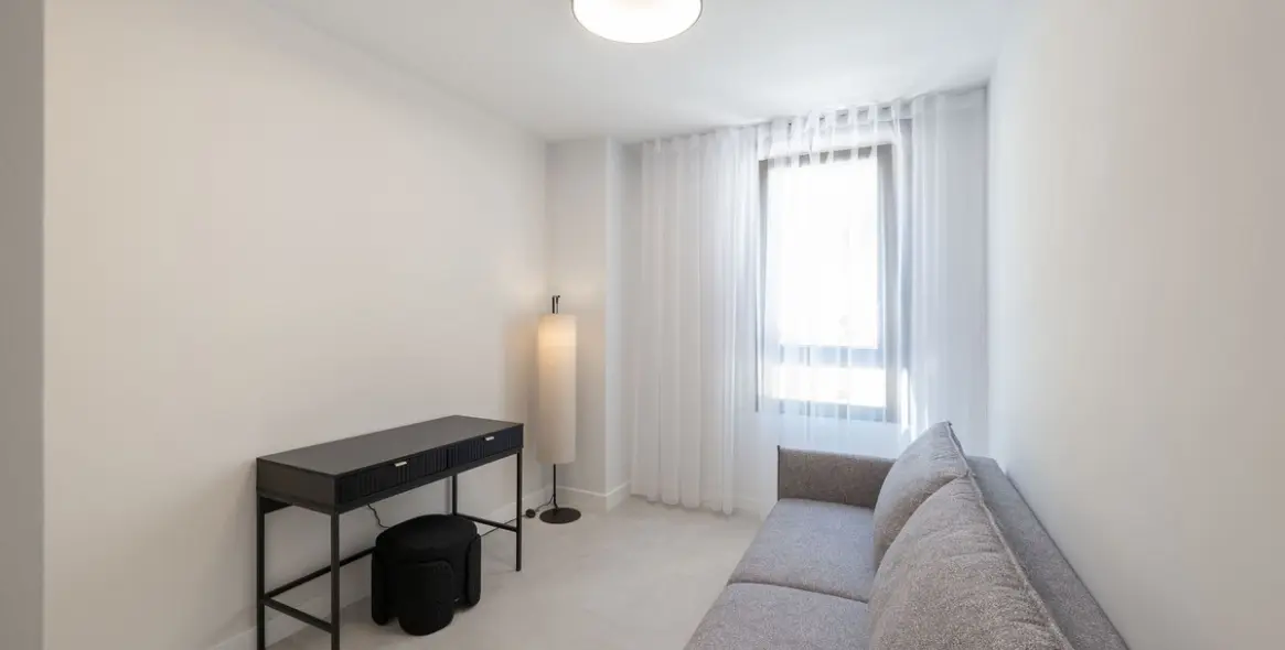 Sale of middle floor apartment in Estepona 24