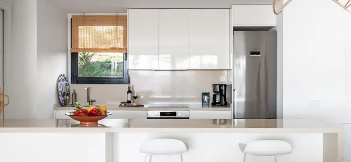 Venta de apartamento en planta media en Higueron 2