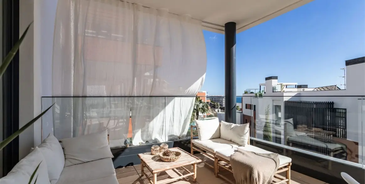 Продажа апартаментов на среднем этаже в Higueron 6