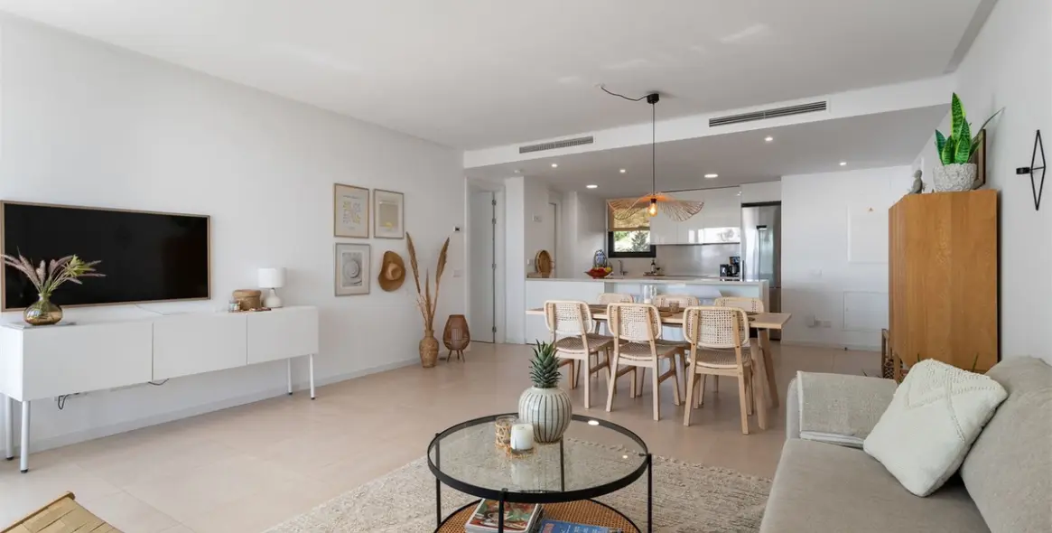 Продажа апартаментов на среднем этаже в Higueron 8