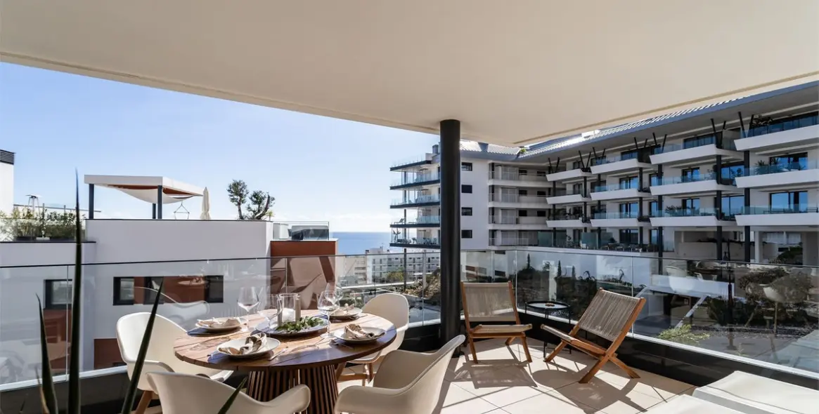 Продажа апартаментов на среднем этаже в Higueron 18