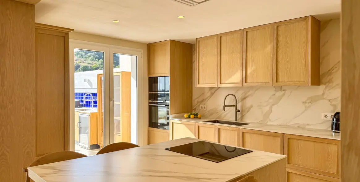 Продажа апартаментов на среднем этаже в Nueva Andalucía 4