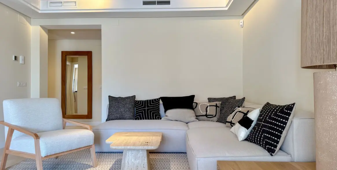 Sale of middle floor apartment in Nueva Andalucía 30