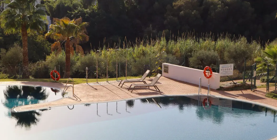 Sale of middle floor apartment in Nueva Andalucía 82