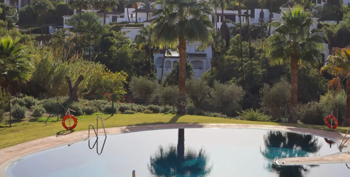 Sale of middle floor apartment in Nueva Andalucía 83