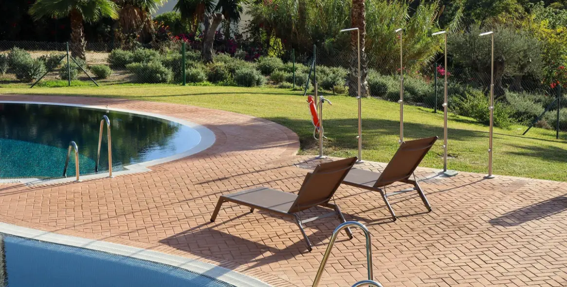 Sale of middle floor apartment in Nueva Andalucía 84