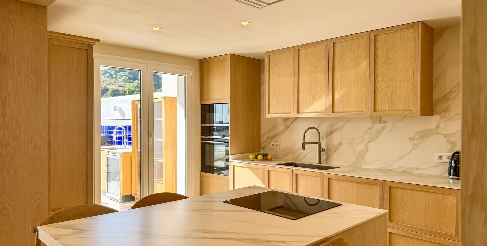 Venta de apartamento en planta media en Nueva Andalucía 4