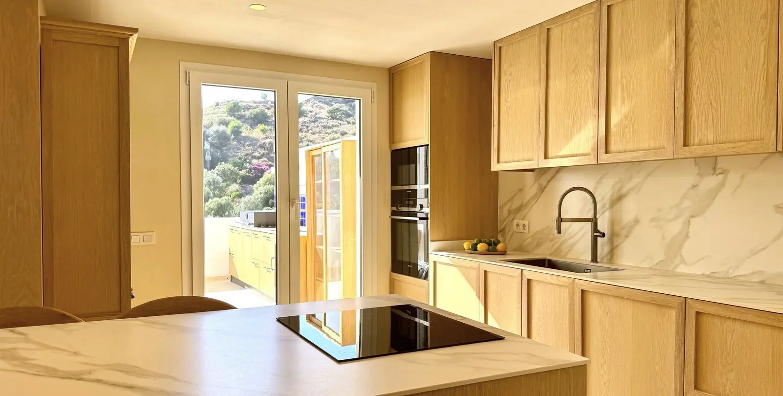 Venta de apartamento en planta media en Nueva Andalucía 5