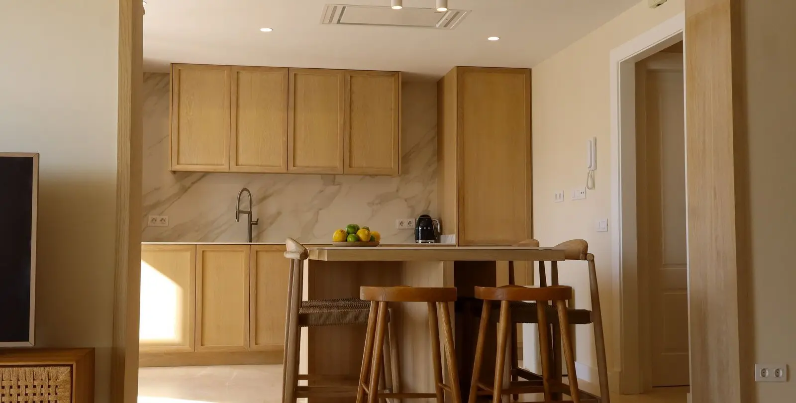 Venta de apartamento en planta media en Nueva Andalucía 10