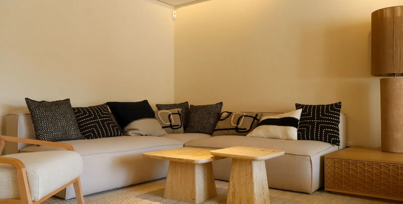 Venta de apartamento en planta media en Nueva Andalucía 26
