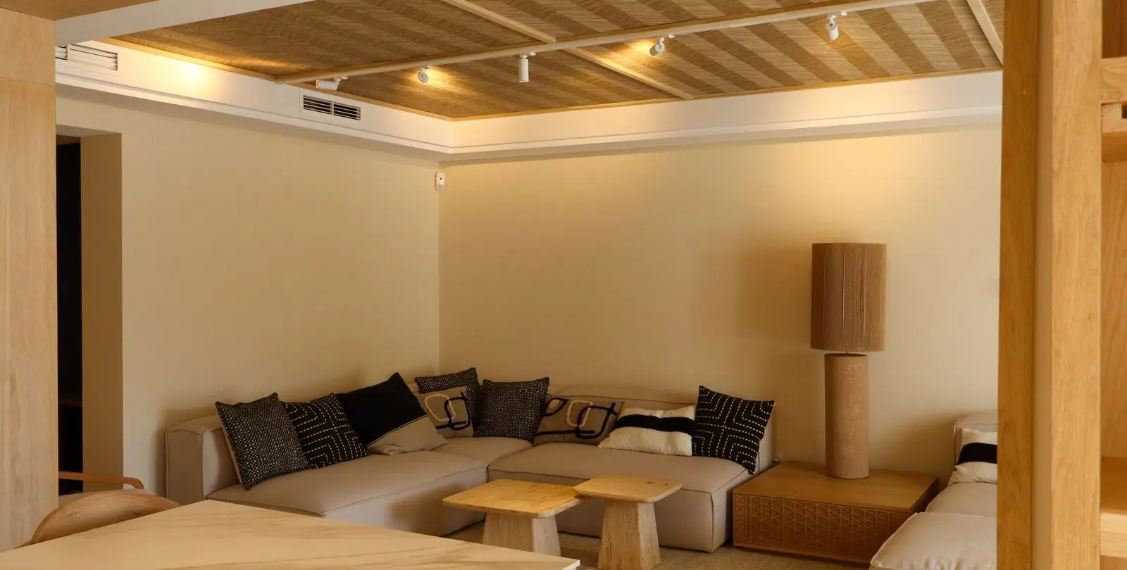 Venta de apartamento en planta media en Nueva Andalucía 33