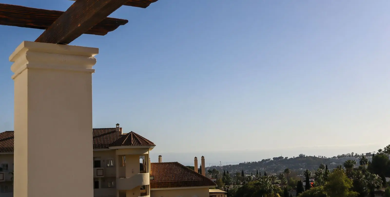 Venta de apartamento en planta media en Nueva Andalucía 49